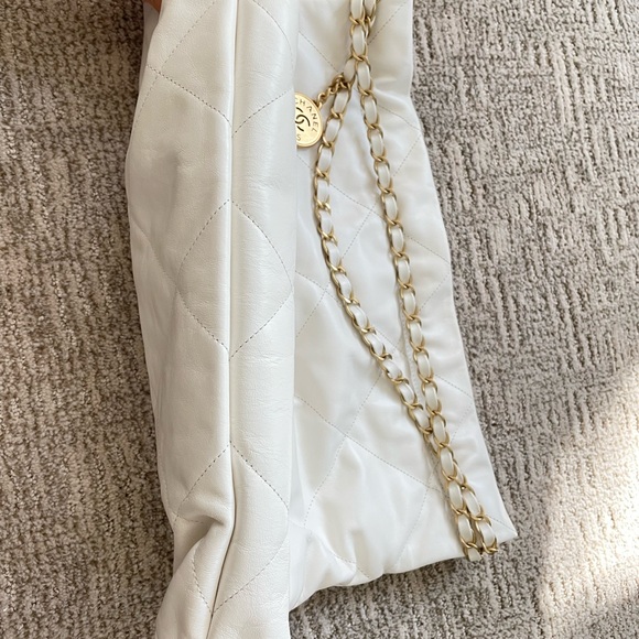 Customize 22 bag White Quilted Leather - Picture 8 of 9